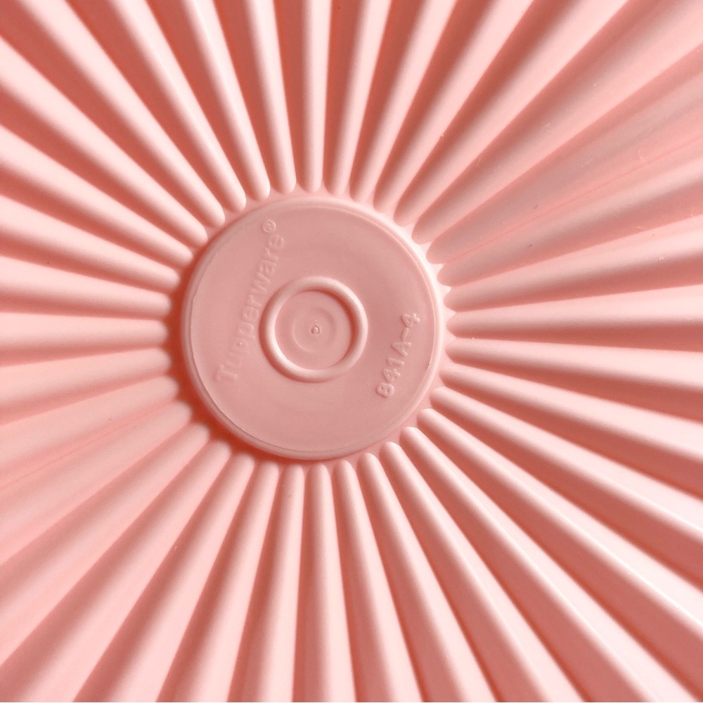 Two Tupperware Servalier Bowls in Shades of Pink 838 and 840 - Picture 2 of 13